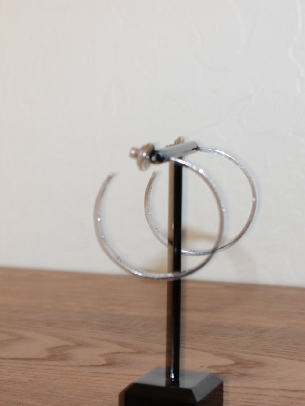 Tory Burch Silver Logo Hoop Earrings NWT - Picture 4 of 7
